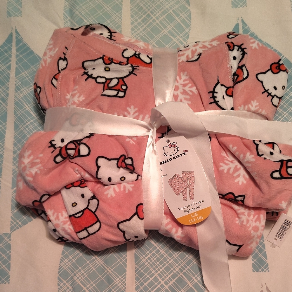 Hello Kitty 2 Piece Pajama Set